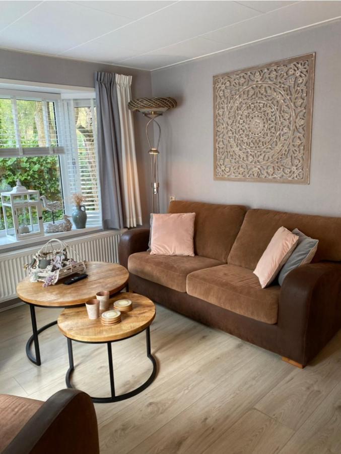 Luxe Chalet Met Prachtig Terras Op De Veluwe , Veel Privacy Hoenderloo Esterno foto