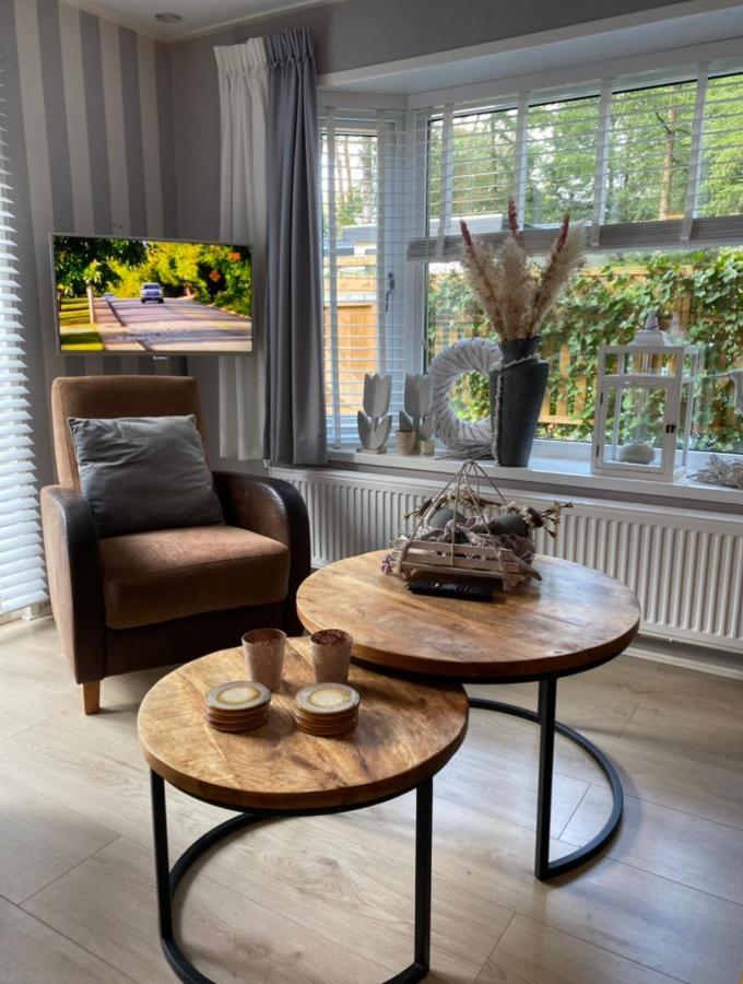 Luxe Chalet Met Prachtig Terras Op De Veluwe , Veel Privacy Hoenderloo Esterno foto