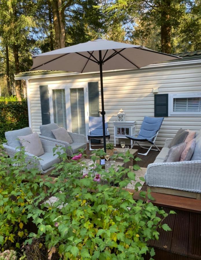 Luxe Chalet Met Prachtig Terras Op De Veluwe , Veel Privacy Hoenderloo Esterno foto