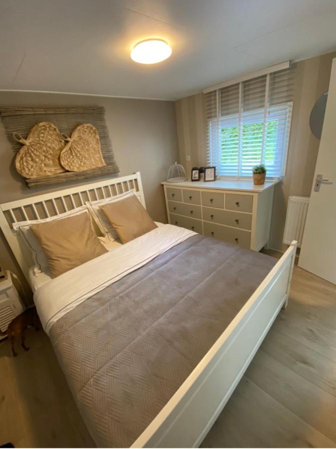 Luxe Chalet Met Prachtig Terras Op De Veluwe , Veel Privacy Hoenderloo Esterno foto